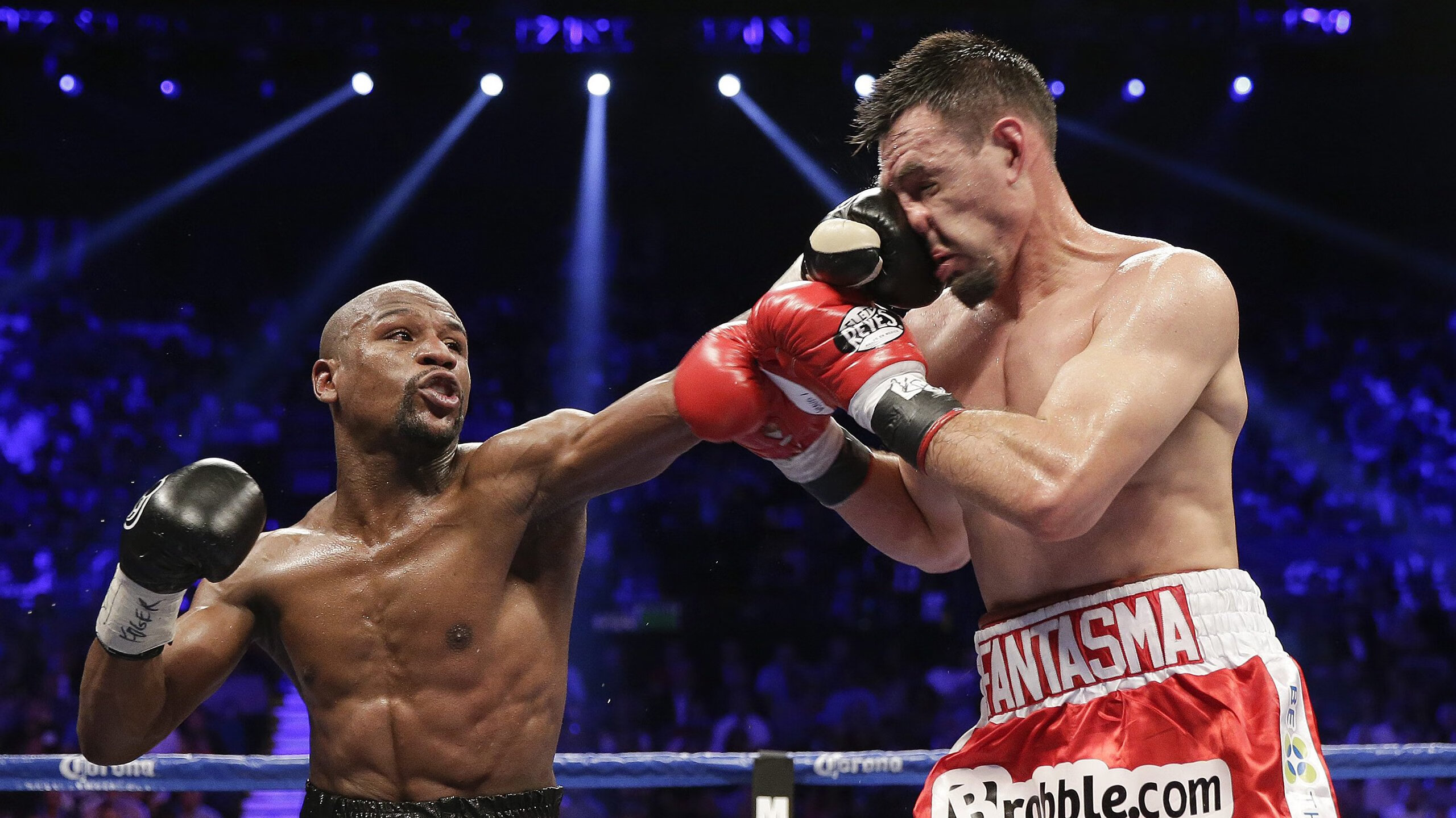 “阿仙奴战热刺：激战香港，谁能称雄？”